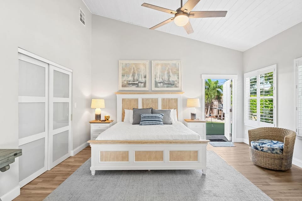 Bed, Bedroom