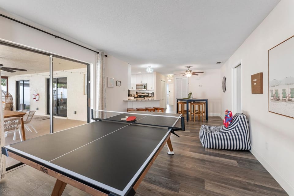 Game Room, Game Room, Table tennis, Table tennis