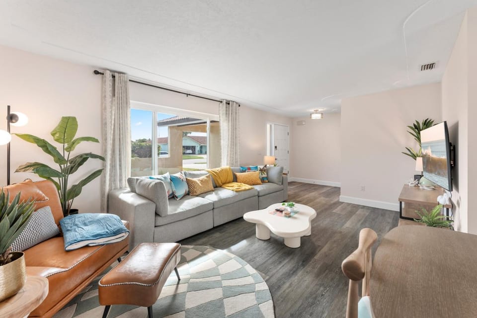 TV and multimedia, Living room, Seating area
