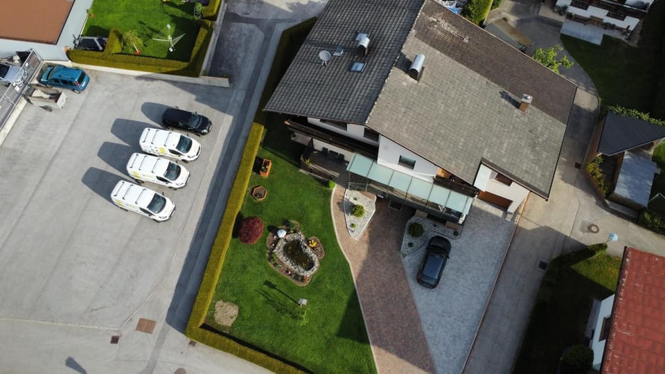 Property building, Bird's eye view, Street view, Location, Parking