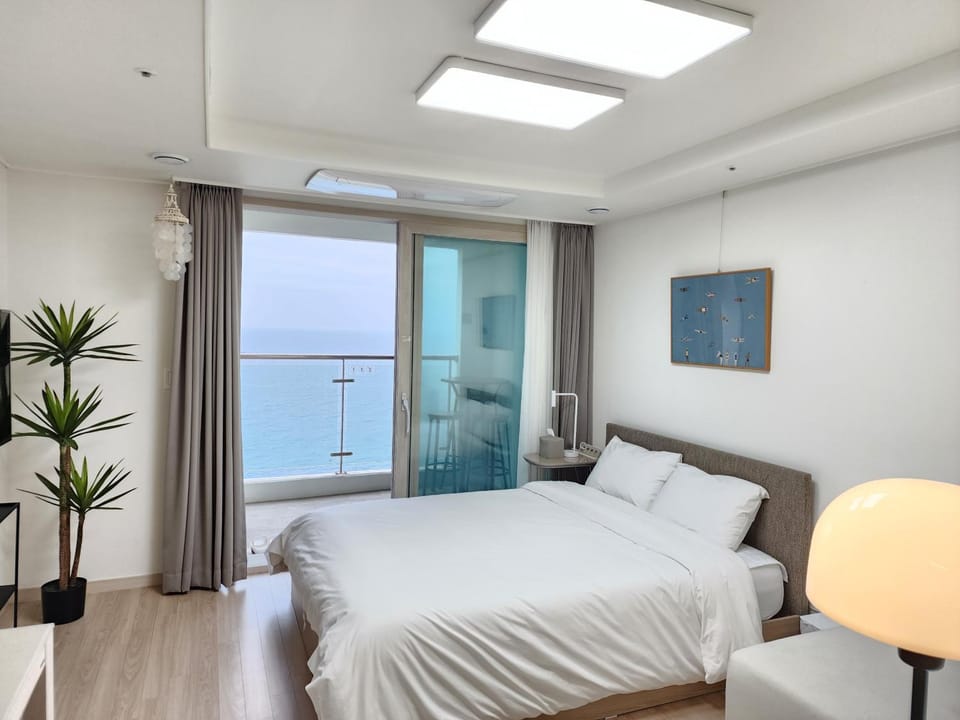 Sokcho Summitbay 1402 "Ocean View" Apartment hotel in South Korea