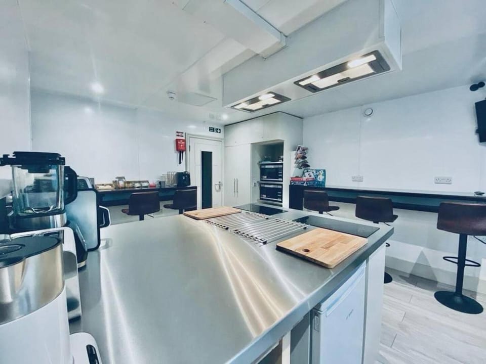 Kitchen or kitchenette, Kitchen or kitchenette, Seating area
