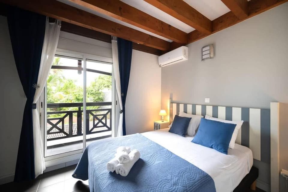COTTAGE BAMBOU classée 3 étoiles - Piscine privée - accès direct à l'esplanade de Boucan Canot et sa vie balnéaire - Saint-Gilles-Les-Bains House in Saint-Paul