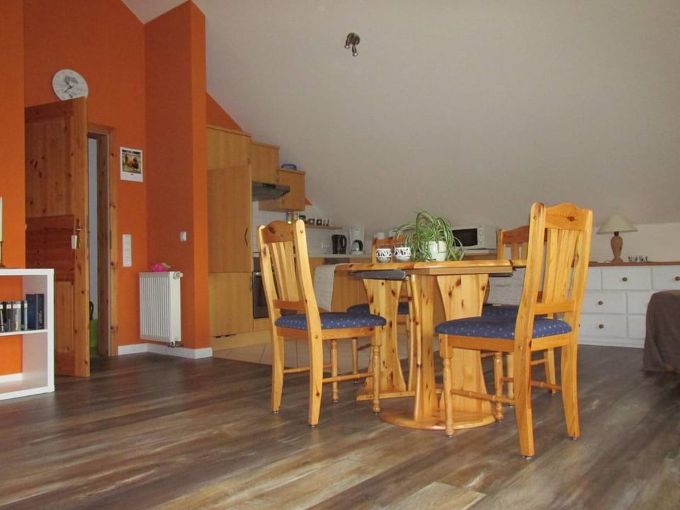 Property building, Kitchen or kitchenette, Living room