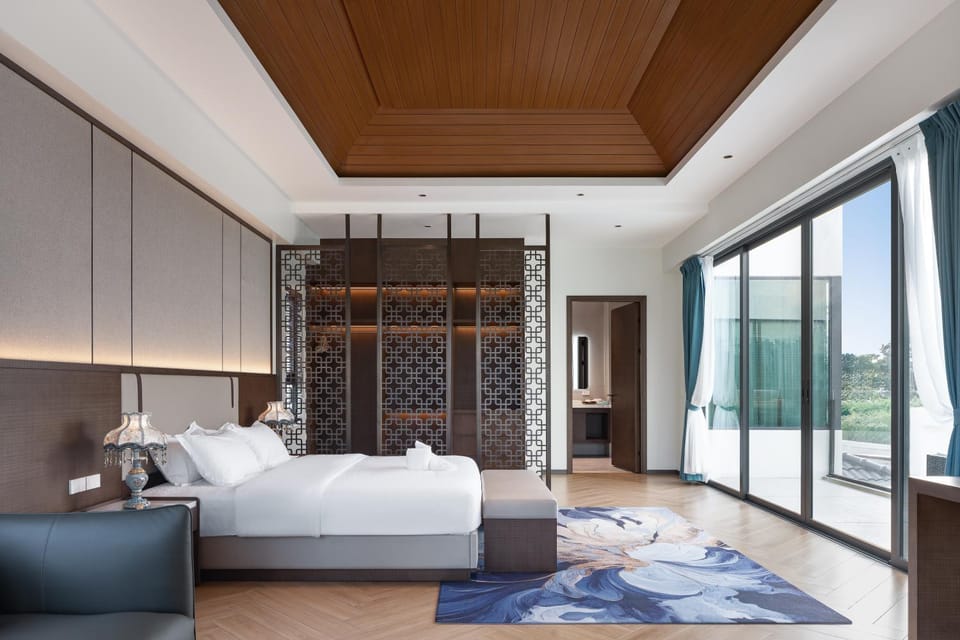 Bed, Living room, Photo of the whole room, Bedroom, wardrobe