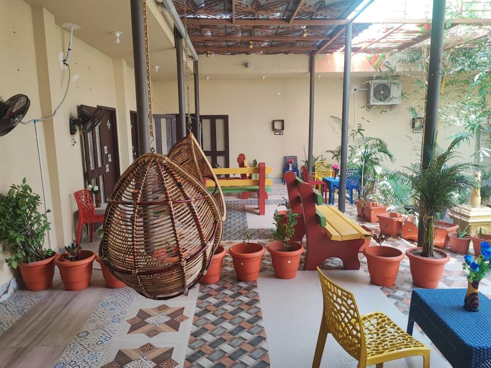 Seating area, Family