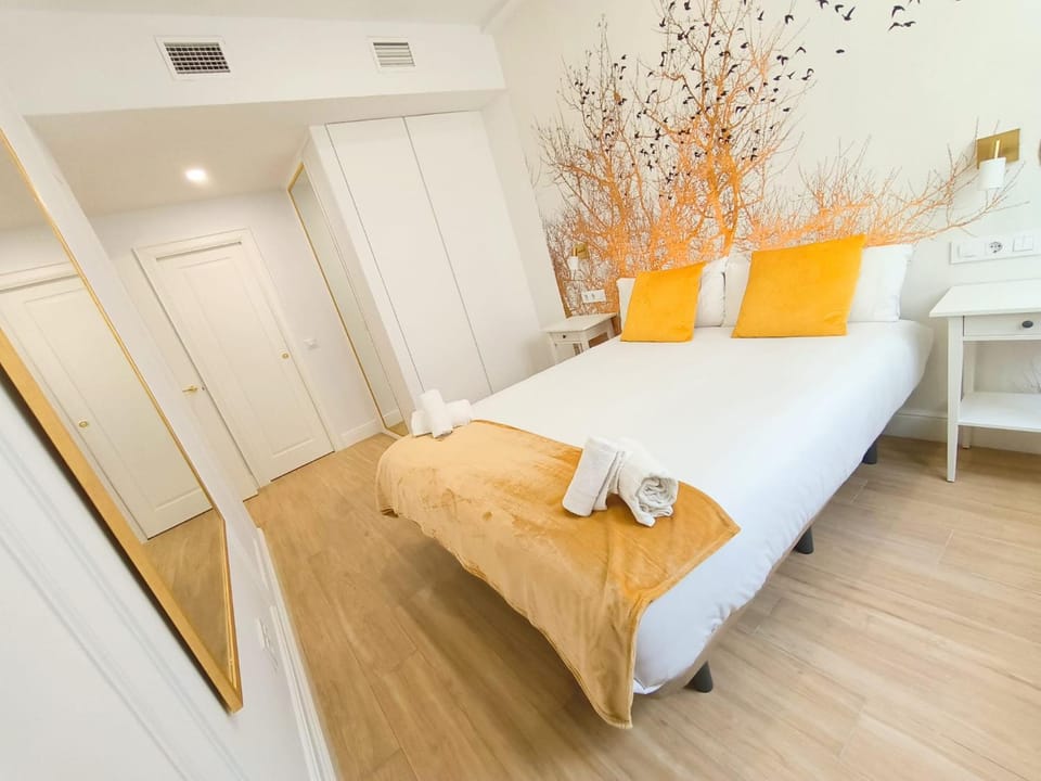 Bed, Photo of the whole room, Bedroom, wardrobe