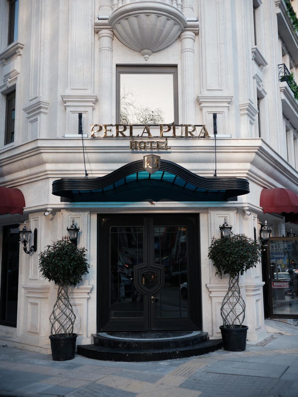 Property building, Facade/entrance