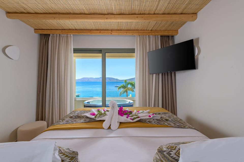 Sirin Luxury Suites - 1st floor Apartment in Decentralized Administration of the Aegean