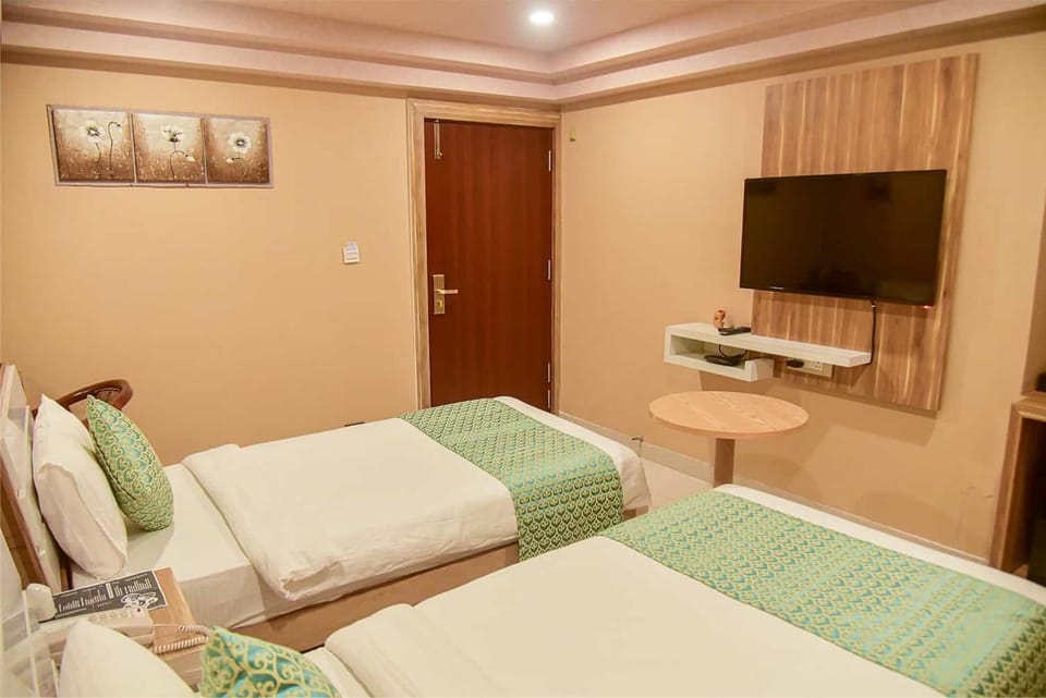 Communal lounge/ TV room, Photo of the whole room, Bedroom