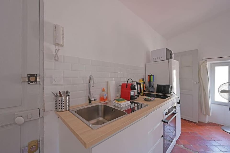 Kitchen or kitchenette, minibar, pet friendly, stove