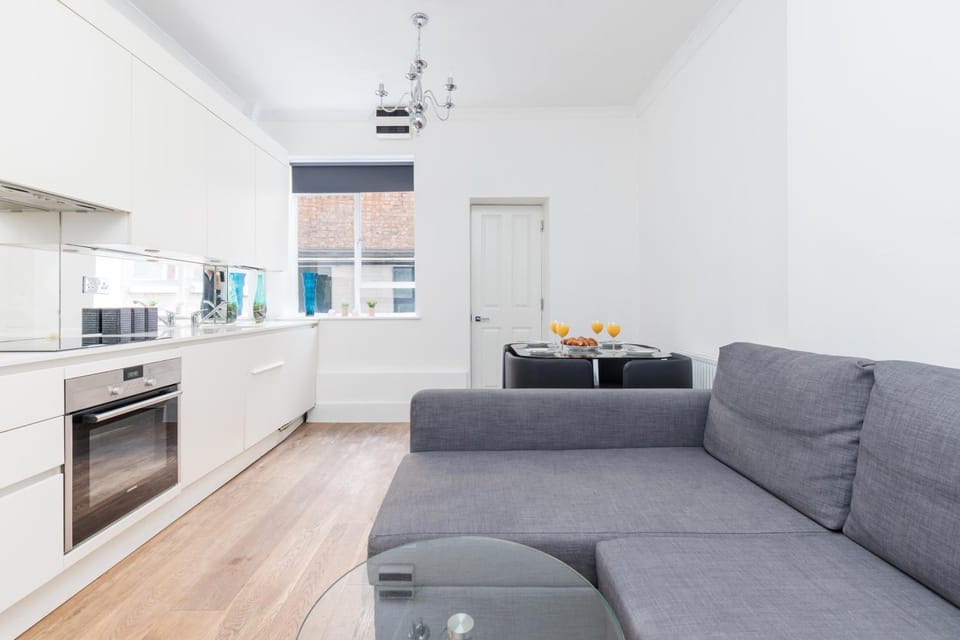 Kitchen or kitchenette, Seating area, Dining area