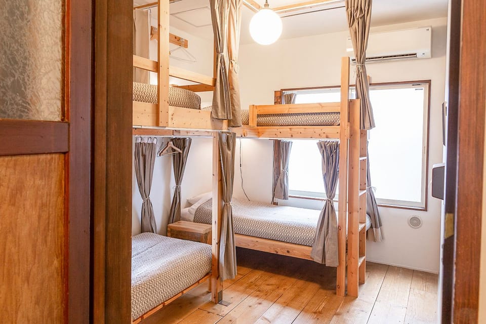 bunk bed, air conditioner