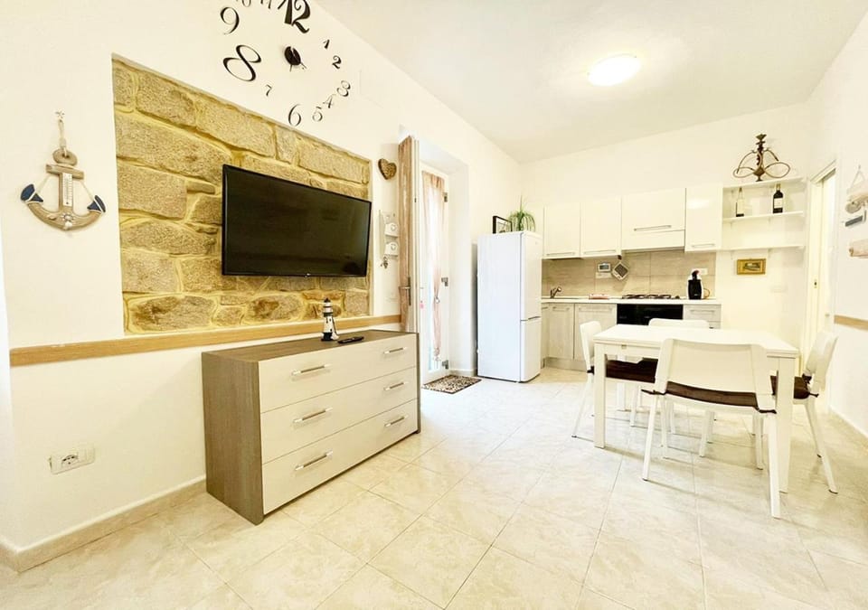 TV and multimedia, Kitchen or kitchenette, Dining area, minibar, pet friendly, stove