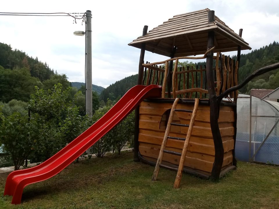 Penzion Apartmány Bečov Bed and Breakfast in Czechia