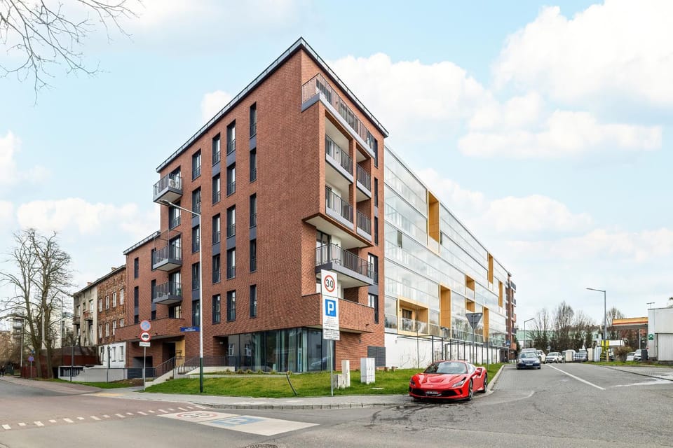 Property building, Facade/entrance, Off site