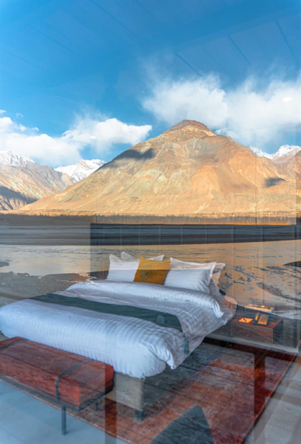 Bed, View (from property/room), Photo of the whole room, Bedroom, Mountain view, River view