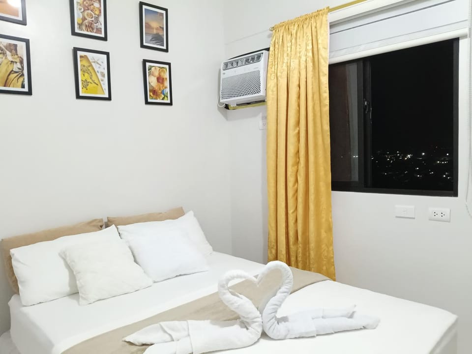 E&D Royal OceanCrest Mactan - 1BR Full Suite with Balcony and Rooftop with panoramic view near Airport Apartment in Lapu-Lapu City