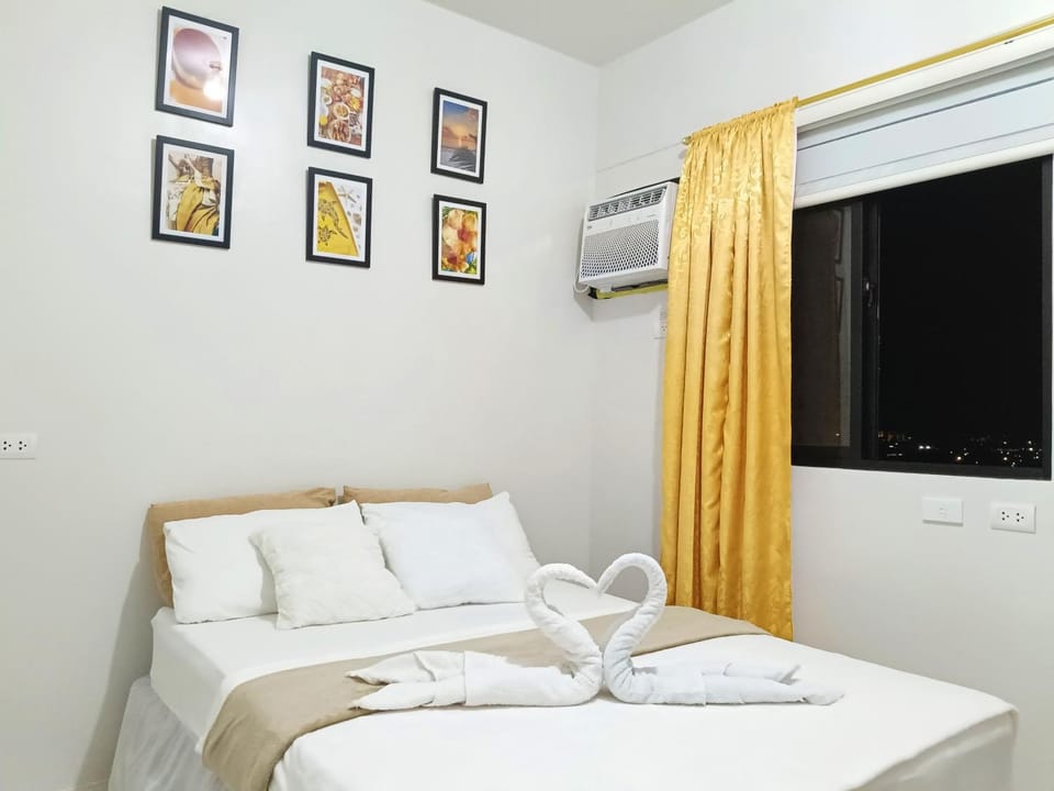 E&D Royal OceanCrest Mactan - 1BR Full Suite with Balcony and Rooftop with panoramic view near Airport Apartment in Lapu-Lapu City