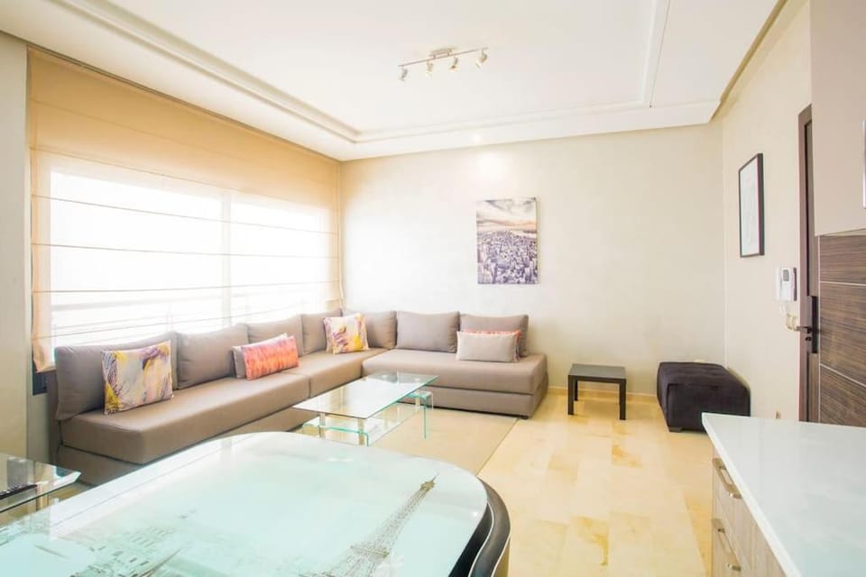 Photo of the whole room, Seating area