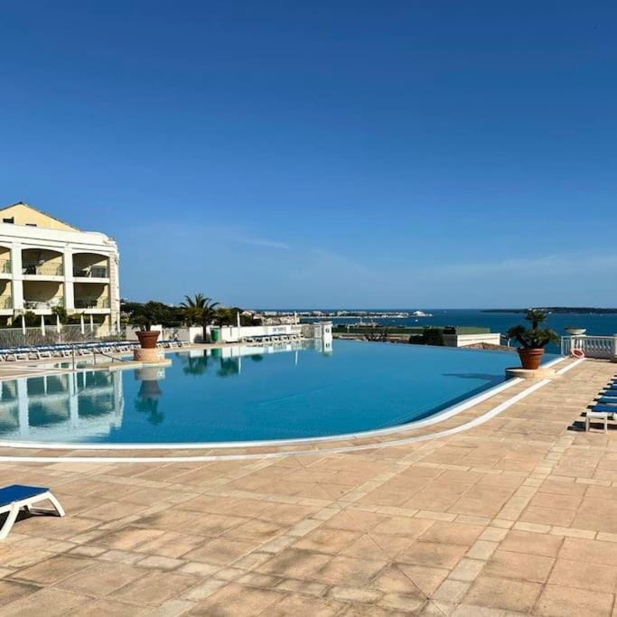 Pool view, Sea view, Swimming pool