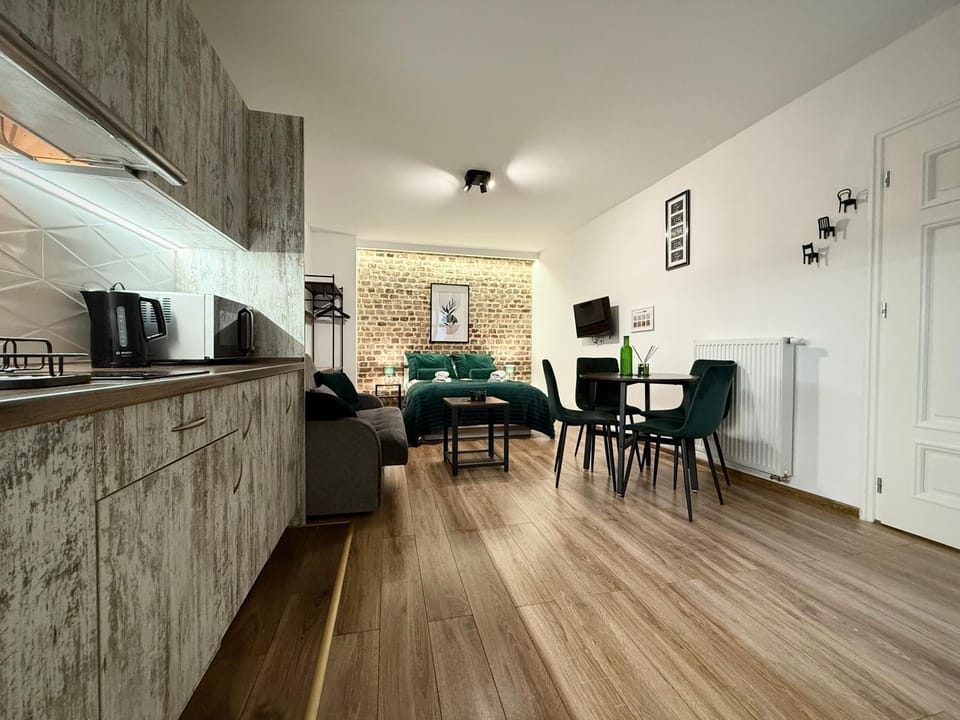 Kitchen or kitchenette, Living room