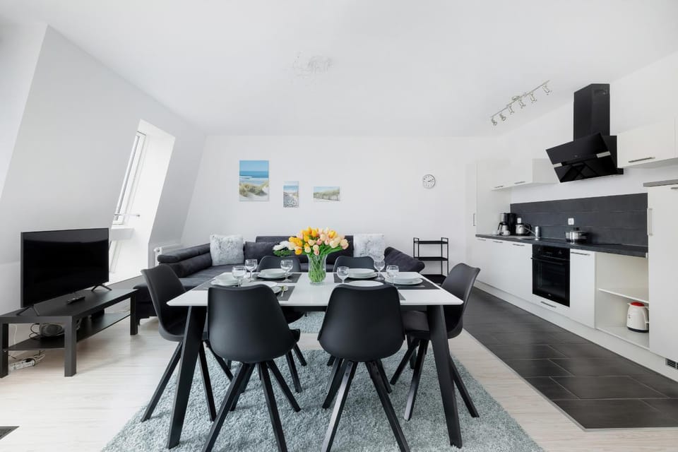 TV and multimedia, Kitchen or kitchenette, Living room, Seating area, Dining area, Evening entertainment, pet friendly, stove