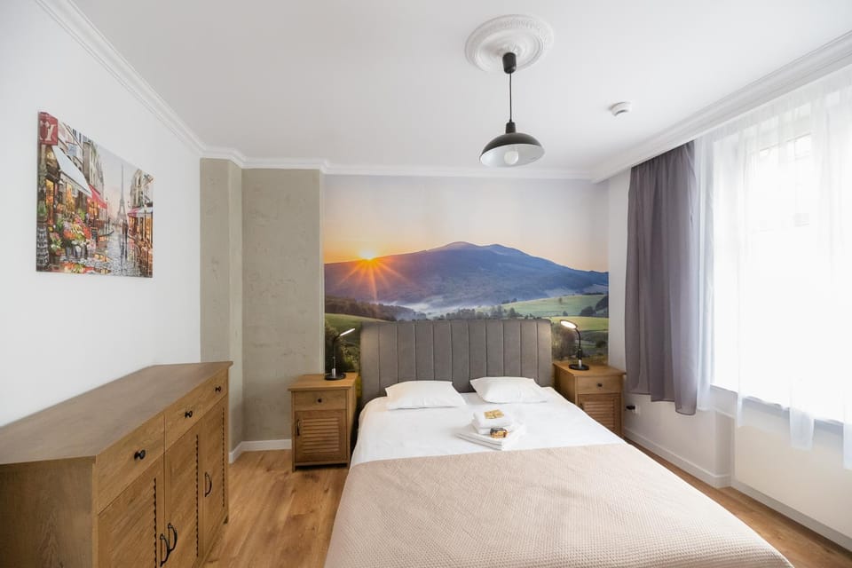 Bed, Photo of the whole room, Decorative detail, Bedroom, locker