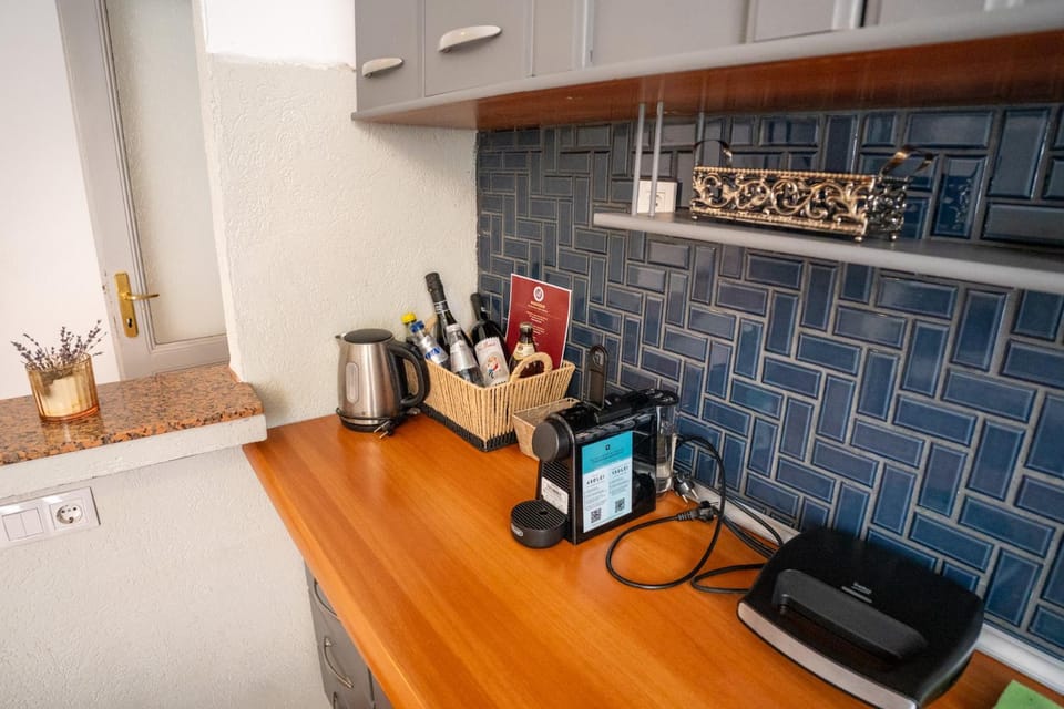 Coffee/tea facilities, Kitchen or kitchenette, minibar, toaster