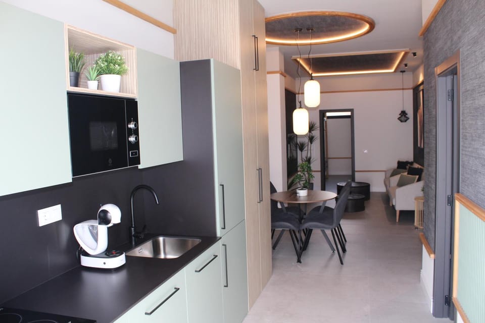 Seating area, kitchen