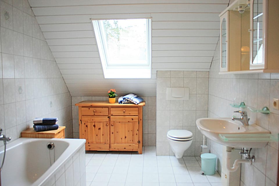 Bathroom, Photo of the whole room, On site