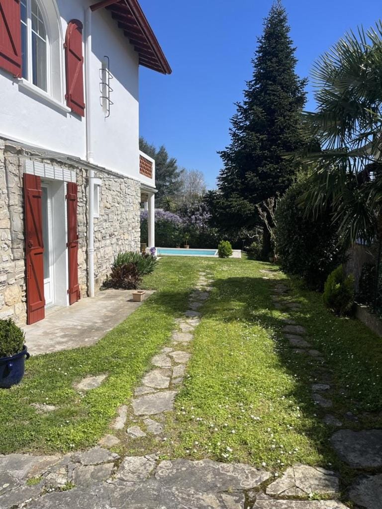Vallons Bayonne - Aritxague - Maison - piscine House in Anglet