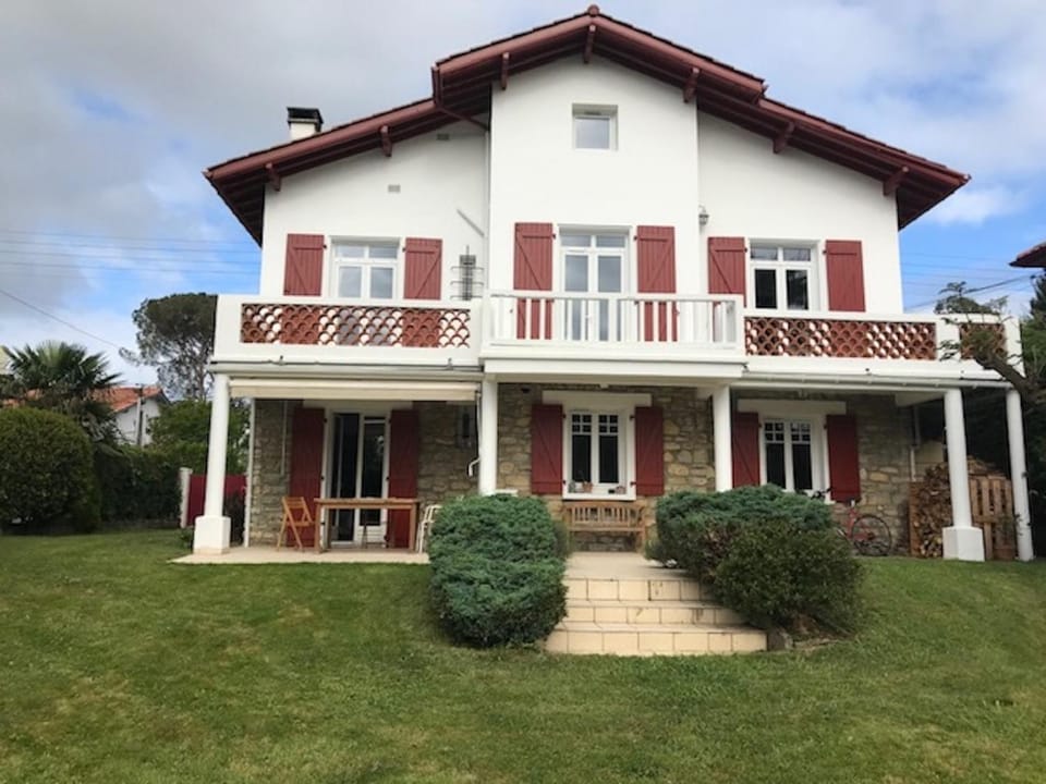 Vallons Bayonne - Aritxague - Maison - piscine House in Anglet