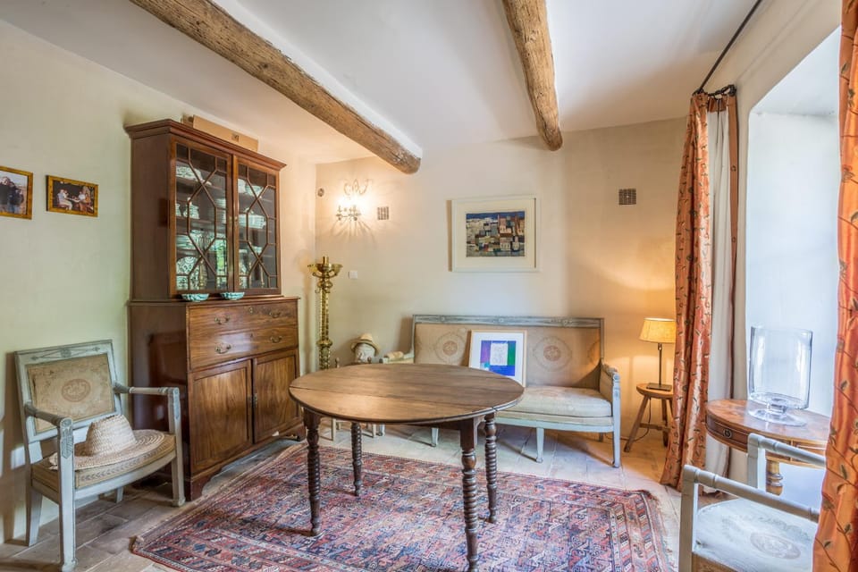 Communal lounge/ TV room, Living room