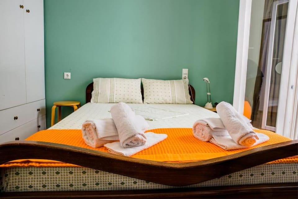 Renovated, open and functional old city house Apartment in Heraklion