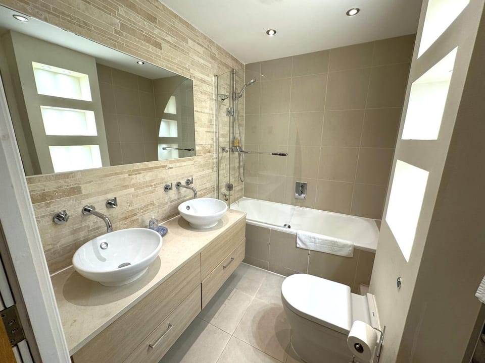 Shower, Toilet, Bathroom, Bath