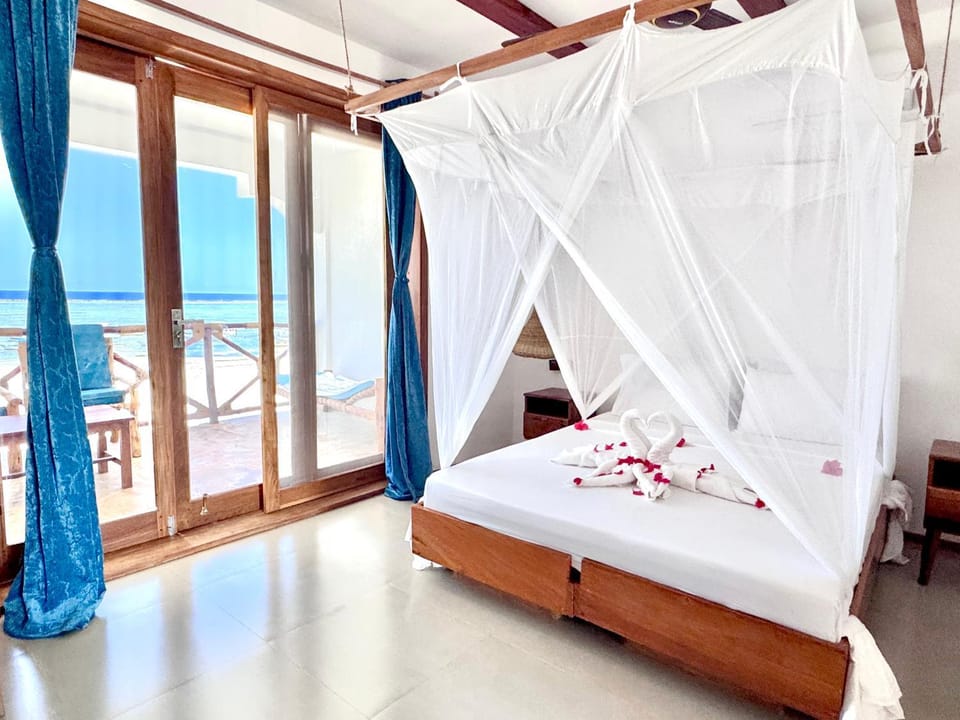 Bed, Natural landscape, Photo of the whole room, Bedroom, Sea view, towels