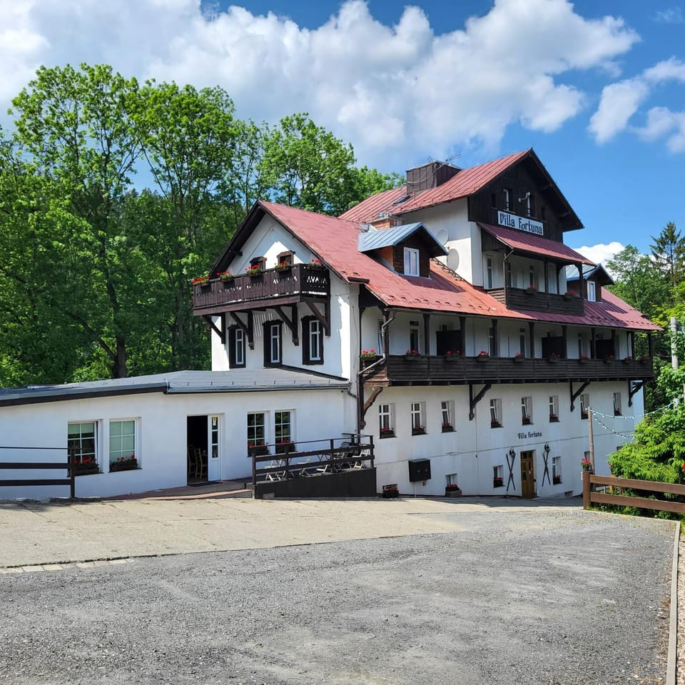 Villa Fortuna Bed and Breakfast in Lower Silesian Voivodeship