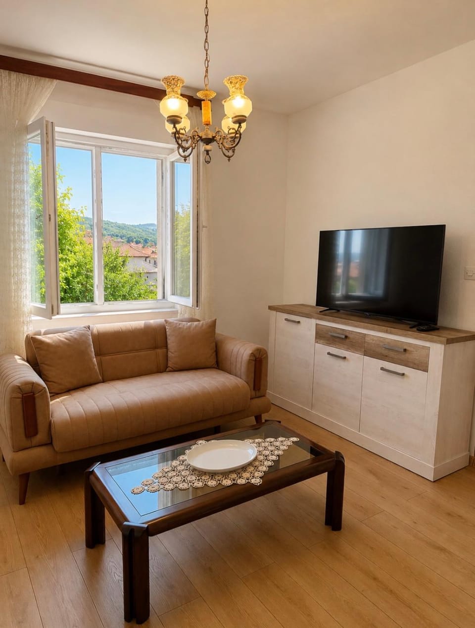 Communal lounge/ TV room, TV and multimedia, Seating area