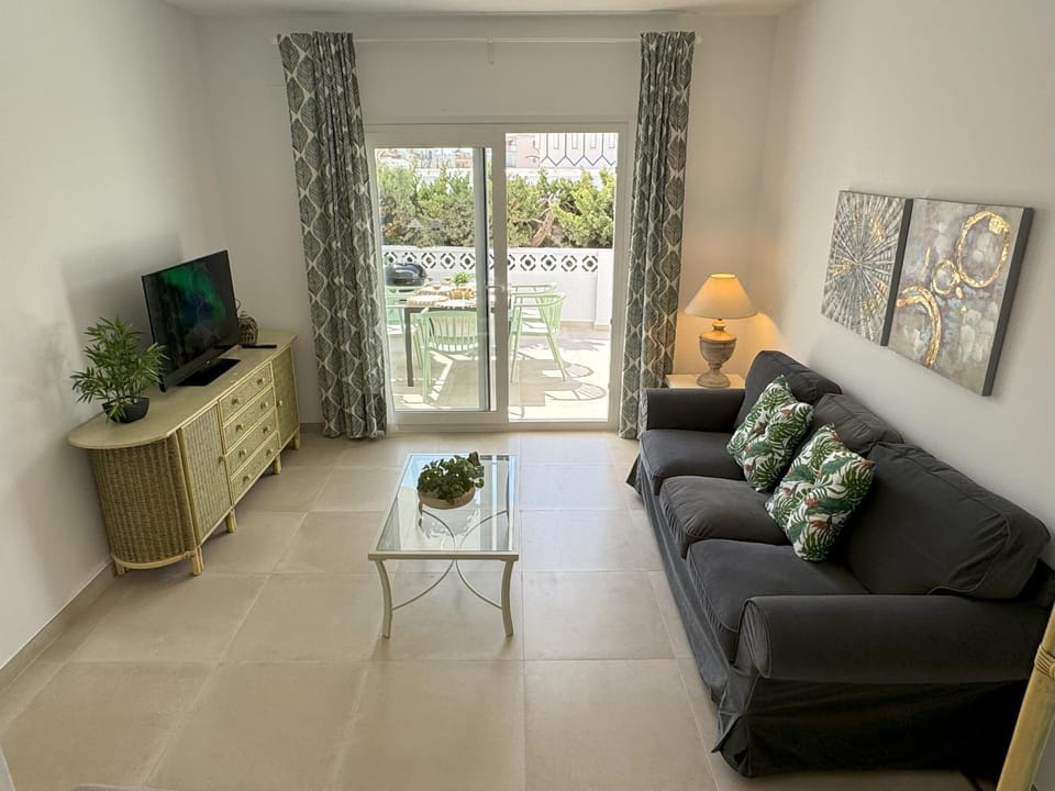 Communal lounge/ TV room, Living room