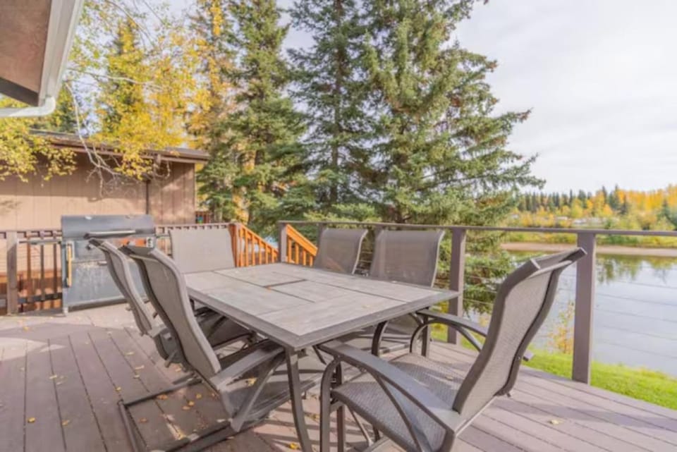 Patio, Day, Natural landscape, Garden, View (from property/room), Balcony/Terrace, Dining area, River view