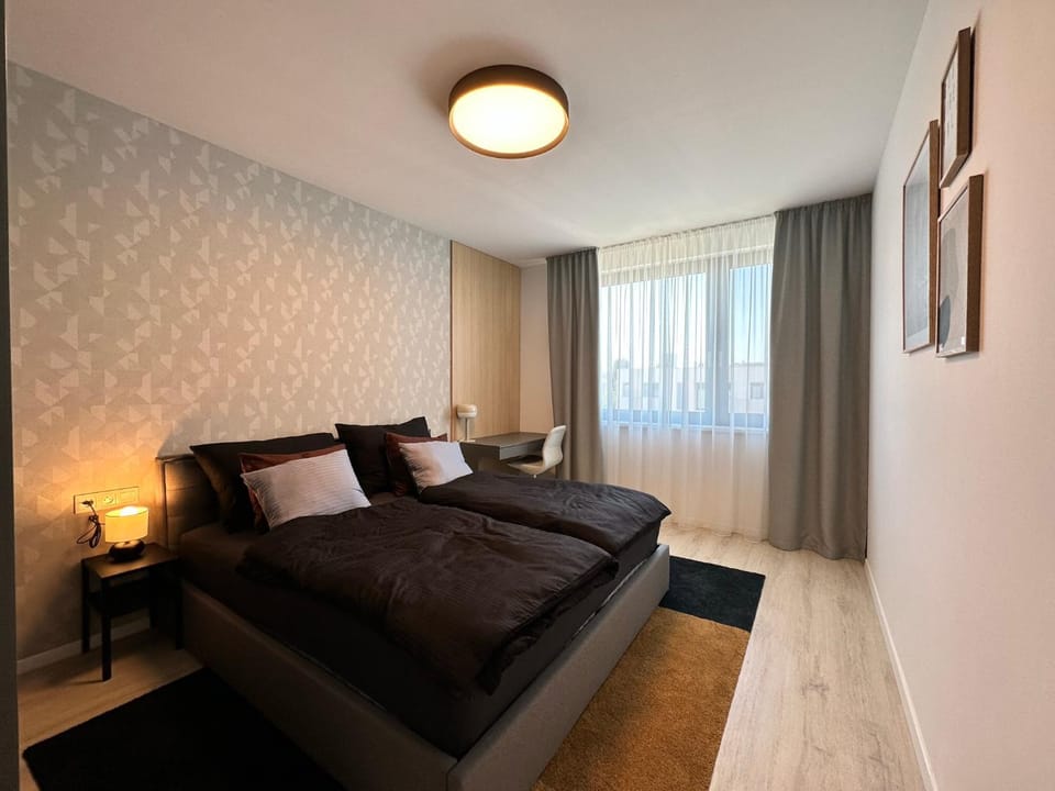 Photo of the whole room, Bedroom