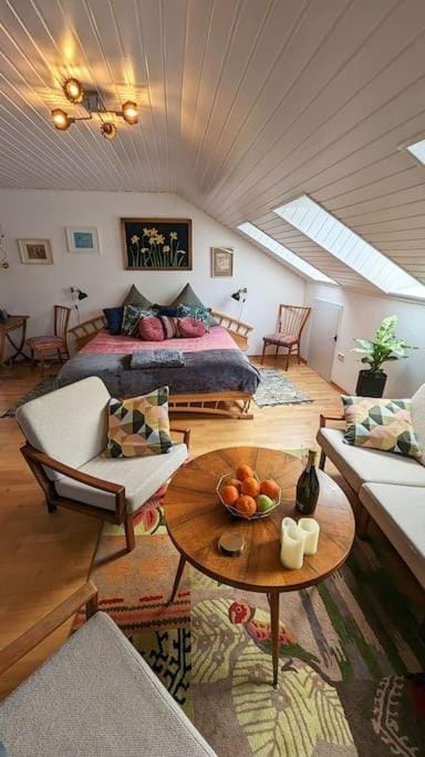 Bed, Living room, Photo of the whole room, Bedroom