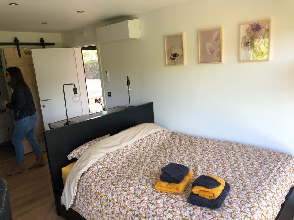 Les Tiny House du Mas de Mont Bed and Breakfast in Belgium