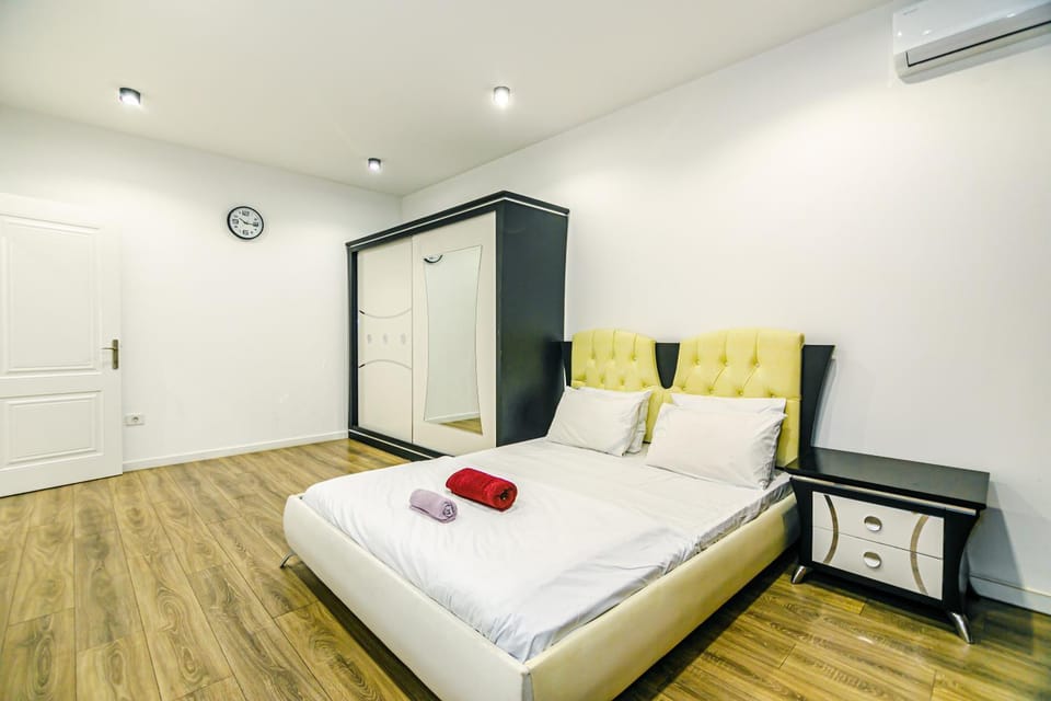 Family White House Apartment in Baku