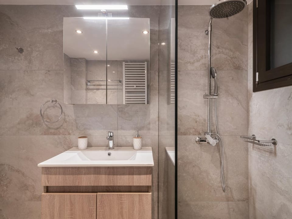 Shower, Bathroom
