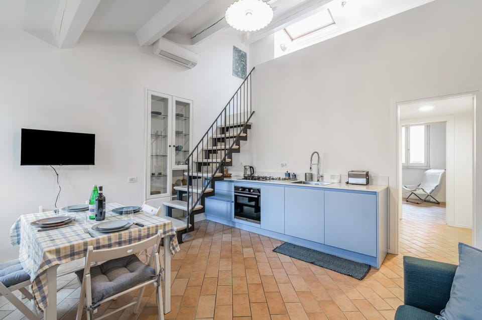 Kitchen or kitchenette, Living room