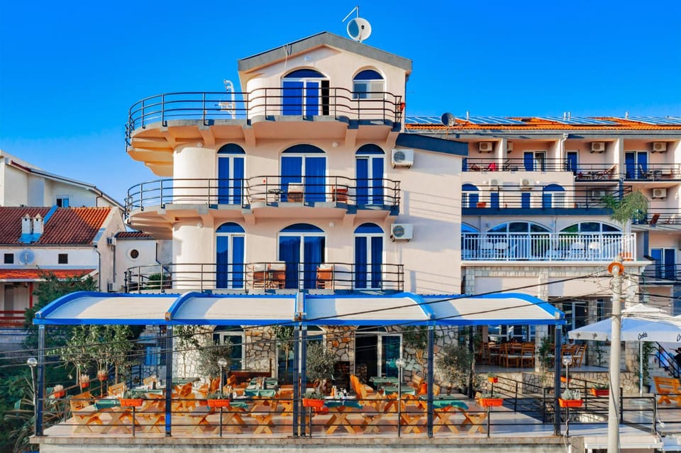 Property building, Day, Location