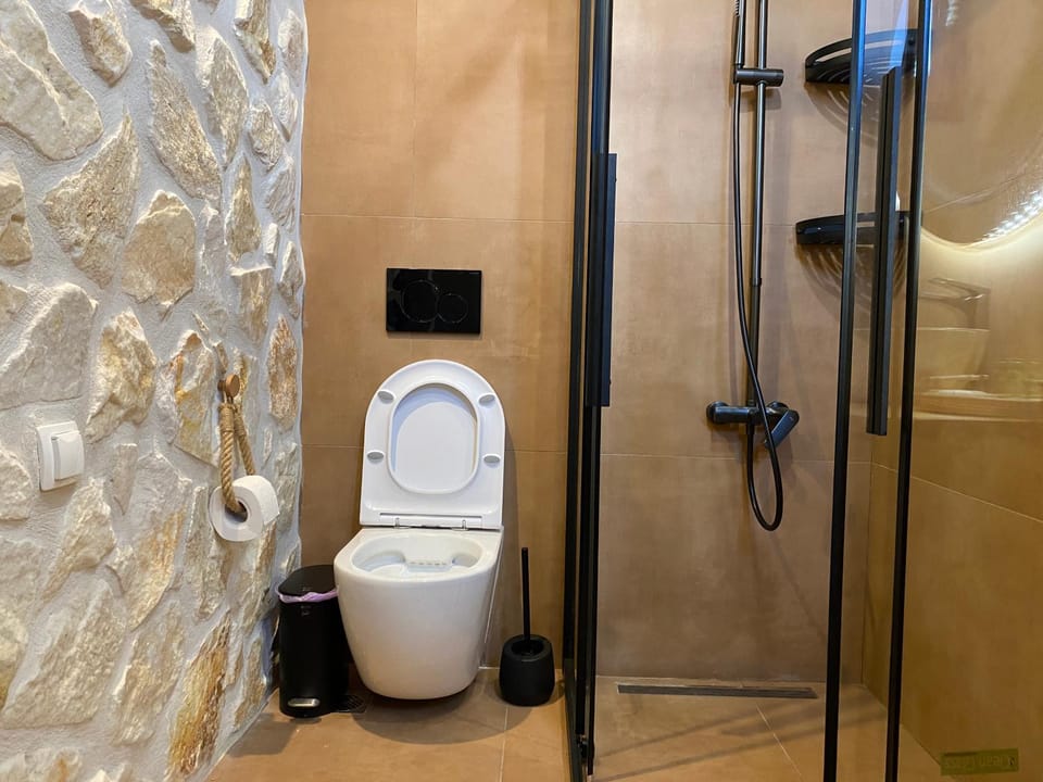 Shower, Toilet, Bathroom