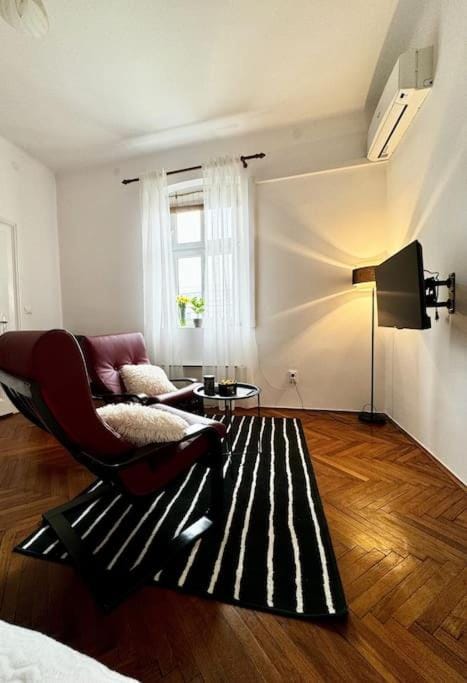 Downtown Delight: Chic Oasis Apartment in City of Zagreb